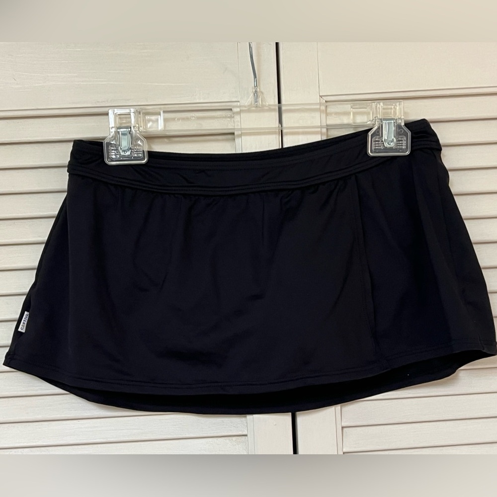 Captiva by Christina Black Swim Skirt with Built in Bottoms - Size Medium - EUC